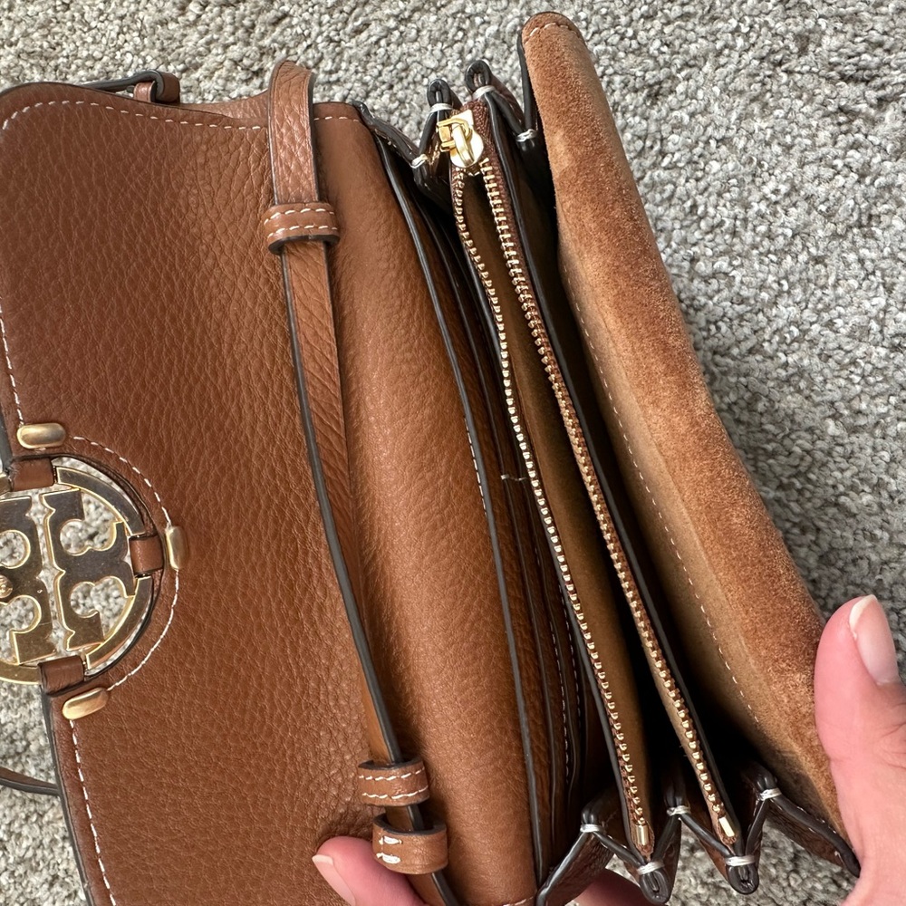 Tory Burch Tan Leather Crossbody Bag with Gold Accent - Picture 3 of 10